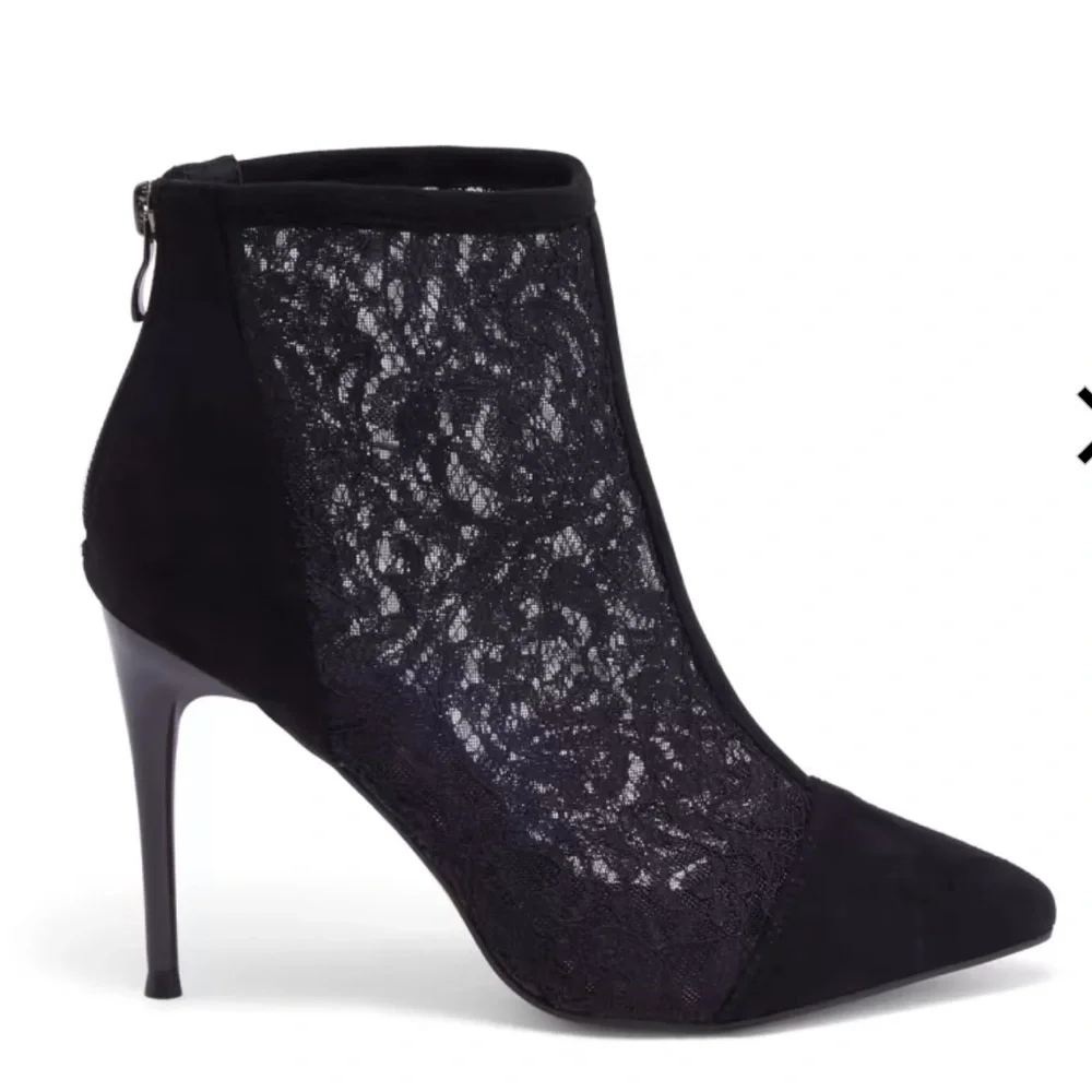 NWT New York & company Bria Lace Bootie size 7